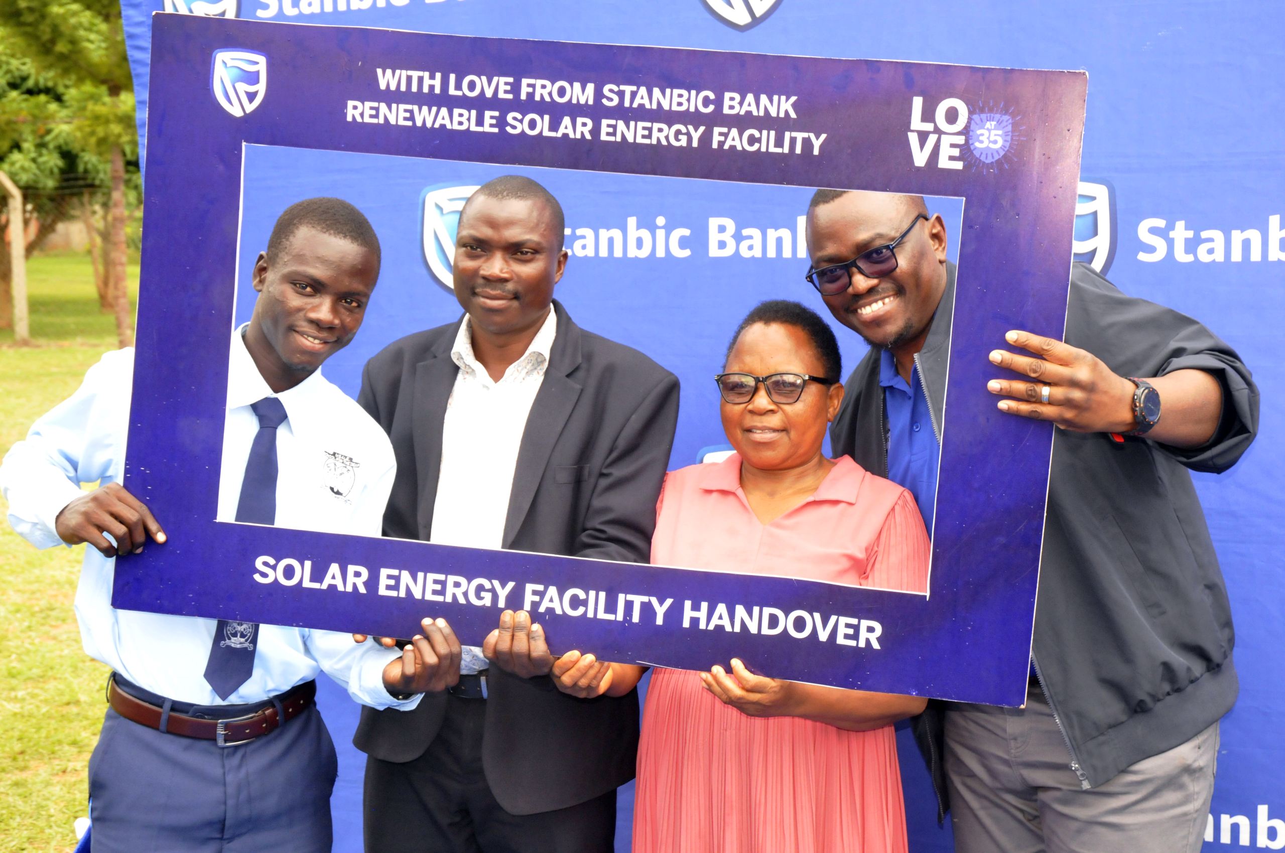 Tunde Thorpe (right), posing for a photo with the acting DEO of Mbale district Joy Wamalugu and representatives from the school Tunde Thorpe (right), posing for a photo with the acting DEO of Mbale district Joy Wamalugu and representatives from the school